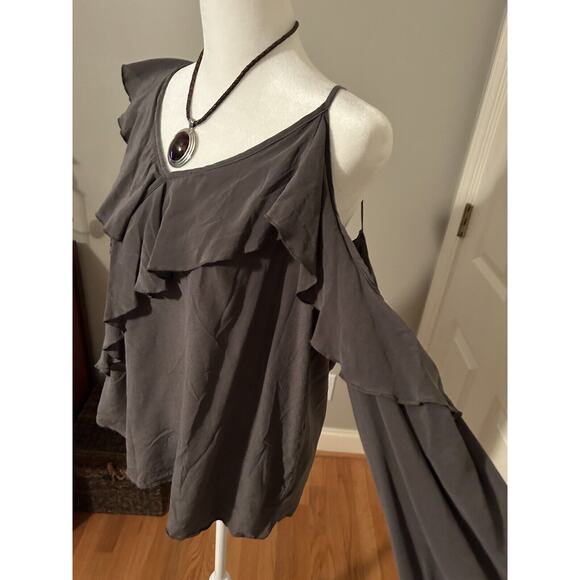 Bailey 44 Cold Shoulder Gray Silk Unique And Beautiful - Picture 2 of 7